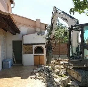 Chantier de démolition présenté par CABROL TP